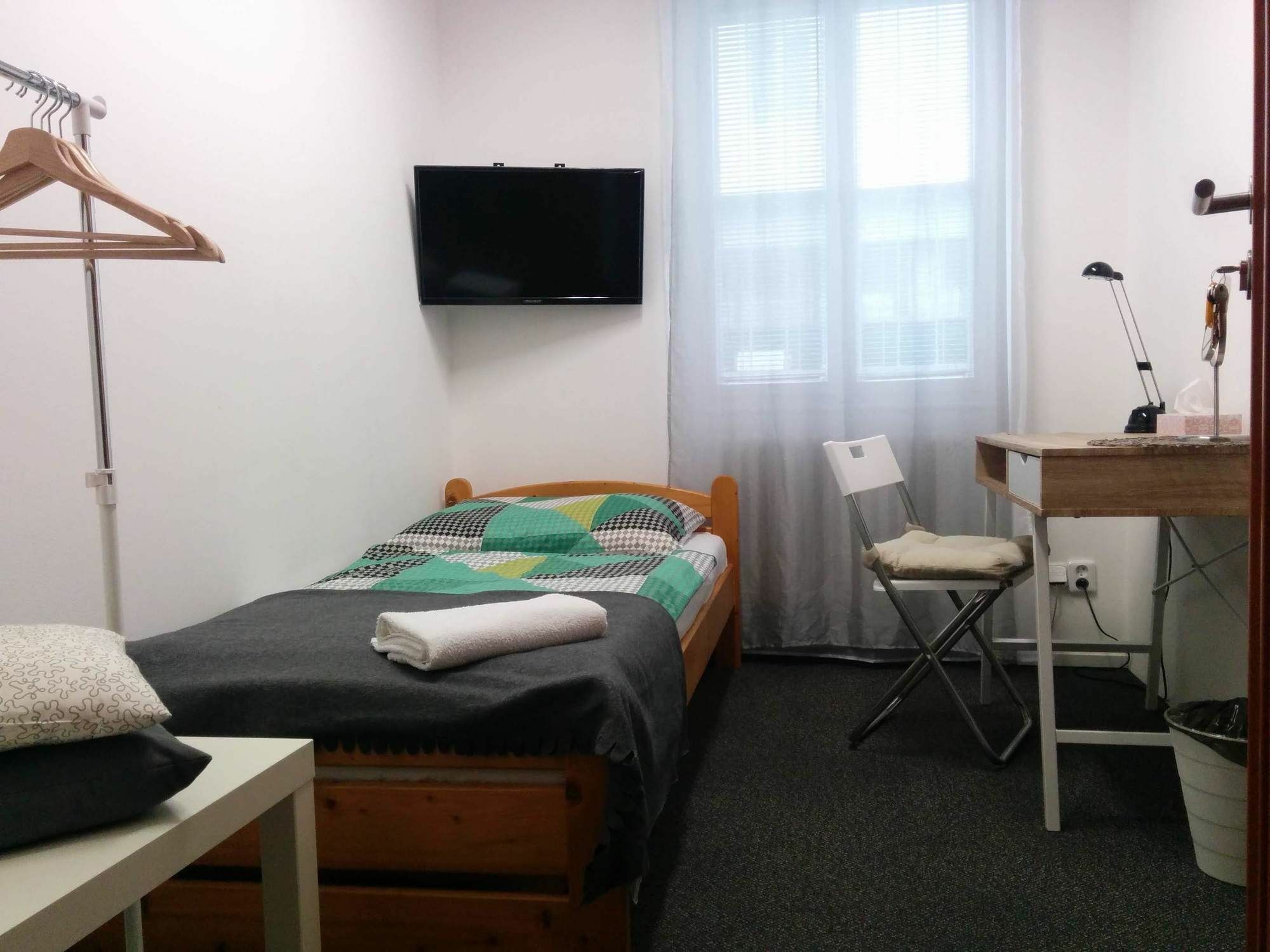 Quiet Courtyard Apartment براغ المظهر الخارجي الصورة