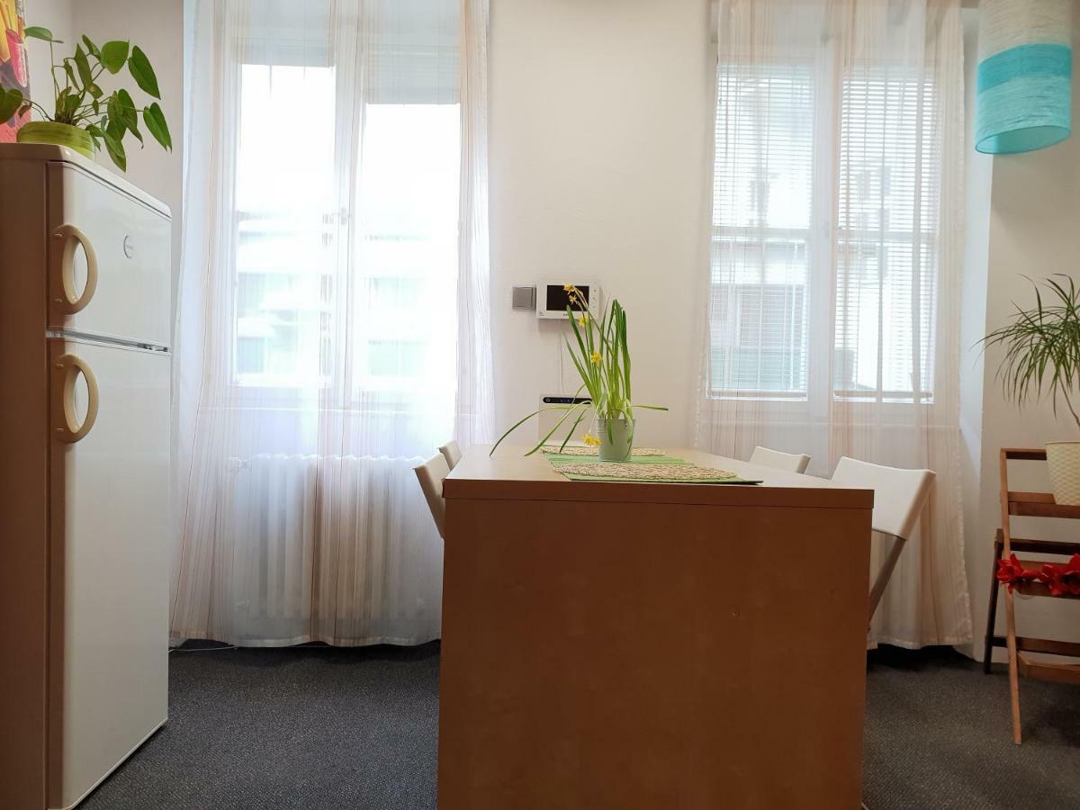 Quiet Courtyard Apartment براغ المظهر الخارجي الصورة