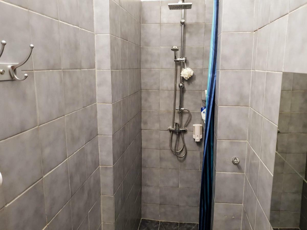Quiet Courtyard Apartment براغ المظهر الخارجي الصورة