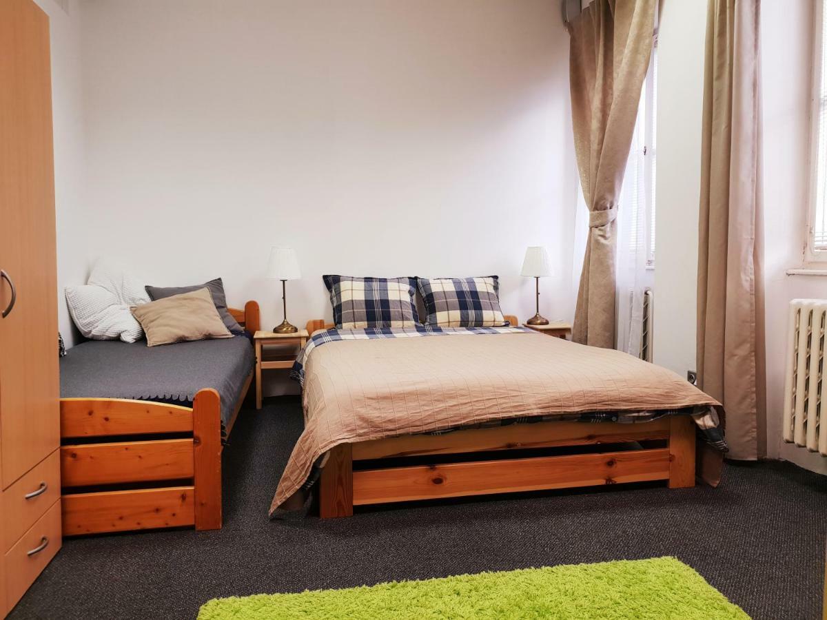 Quiet Courtyard Apartment براغ المظهر الخارجي الصورة